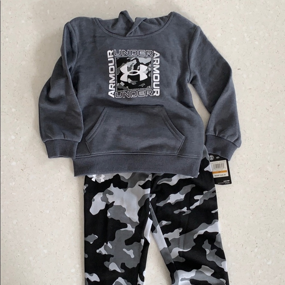 Boys camo under armor sweatshirt and sweatpants 3t